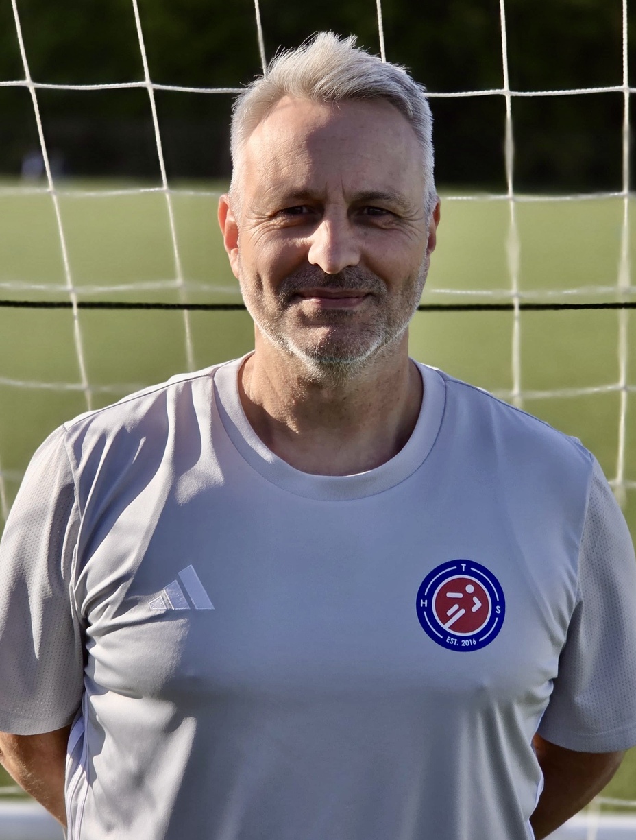 <span style="font-weight: bold;">Adrian Borrows&nbsp;</span>